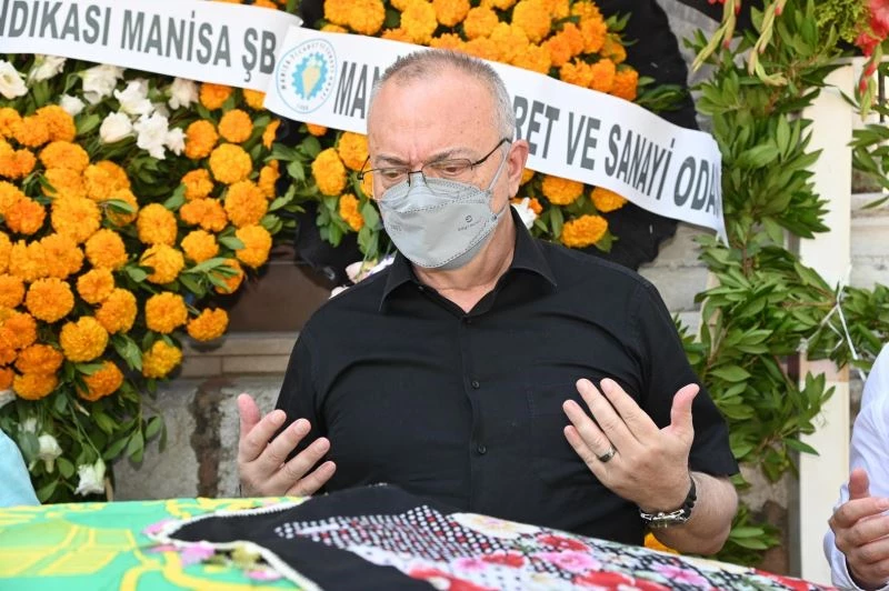 Başkan Ergün, kayınvalidesini son yolculuğuna uğurladı
