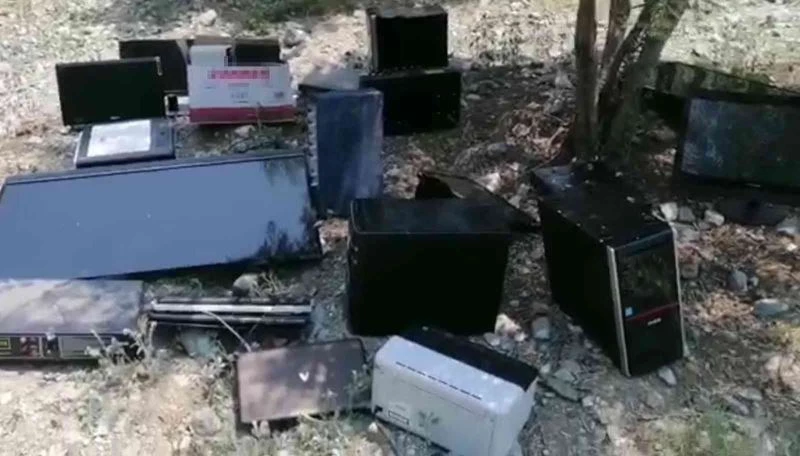 Okuldan çalınan elektronik eşyalar okul bahçesinin yanında bulundu
