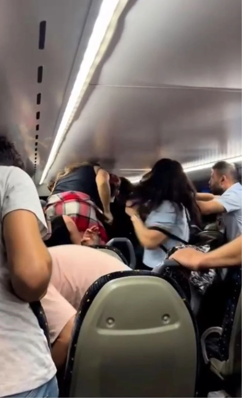 Yabancı uyruklu kadınlar ile Türk erkekleri yumruk yumruğa kavga etti
