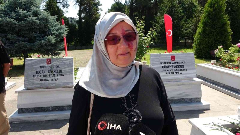 Şehit annesi duygulandırdı: “Bir erkek evladım daha olsa, onu da vatana verirdim”
