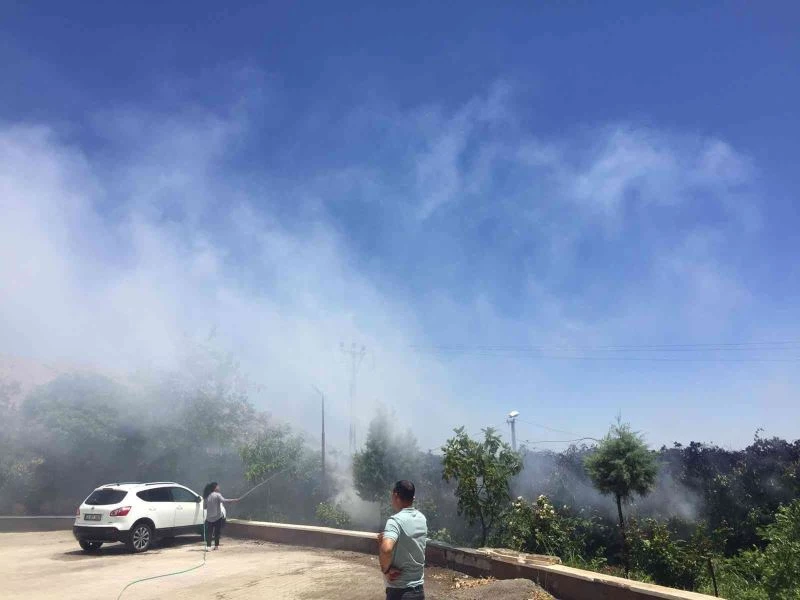 Tut ilçesinde bahçe yangını
