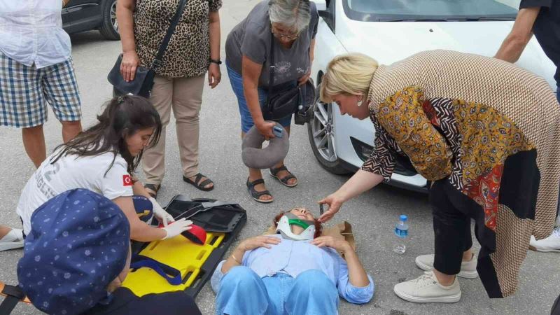 Bursa’da vatandaşlar yaralı kadının kızına telefonda moral verdi
