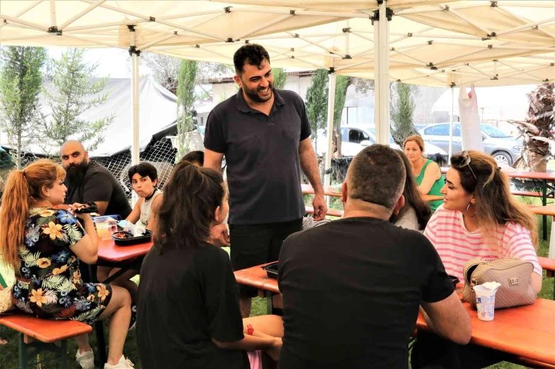 Hayvan kesimini uzmanlar halletti, onlara bayram heyecanı kaldı
