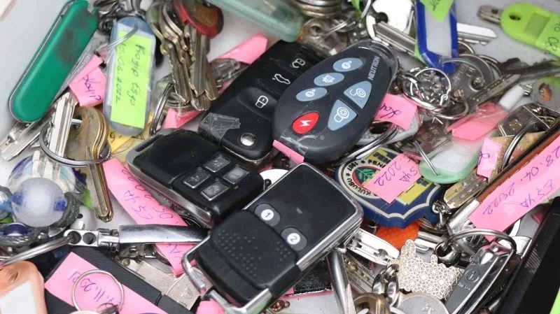 Halk otobüslerinde unutulan eşyalar şaşırttı
