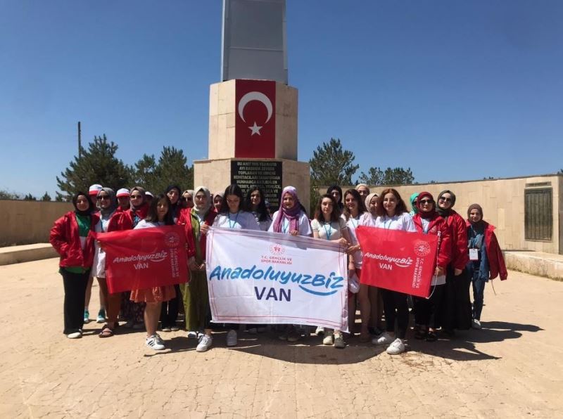 Trabzon’dan gelen 40 öğrenci Van’ı gezdi
