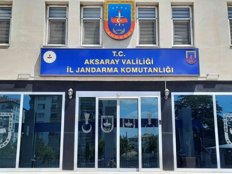 Aksaray’da ’parada sahtecilik’ten aranan şahsı jandarma yakaladı
