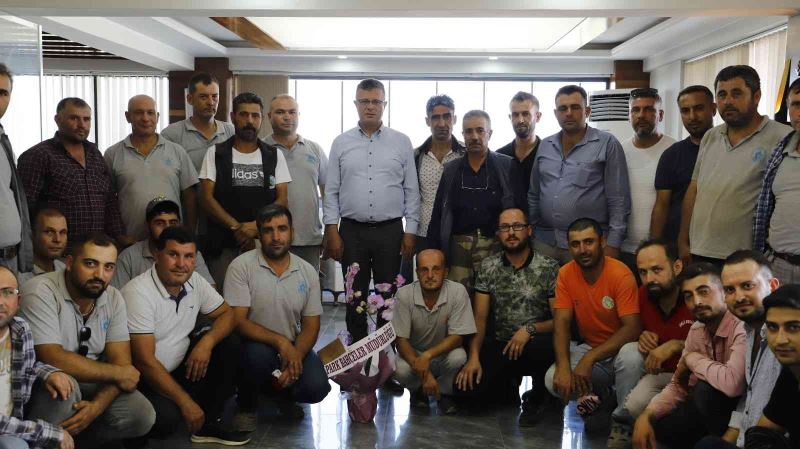 Alaşehir Belediyesi çalışanlarından başkana teşekkür ziyareti
