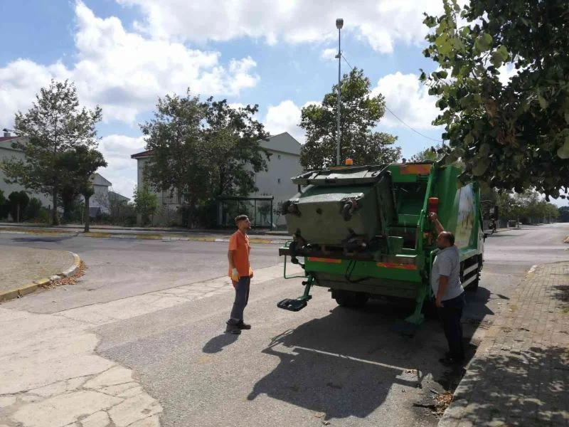 Körfez’de çöp konteynerleri dezenfekte ediliyor
