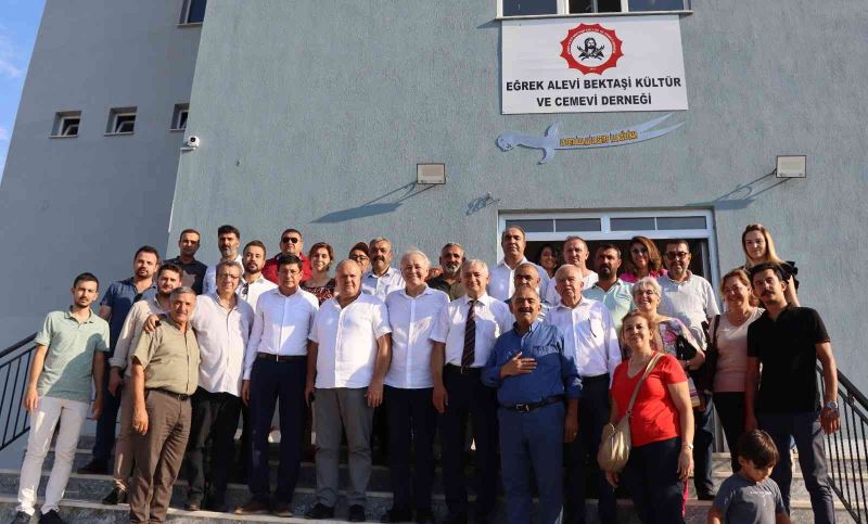 Başkan Özcan, Eğrek Alevi Bektaşi Kültür ve Cemevi’nin aşure ve lokma hayrına katıldı
