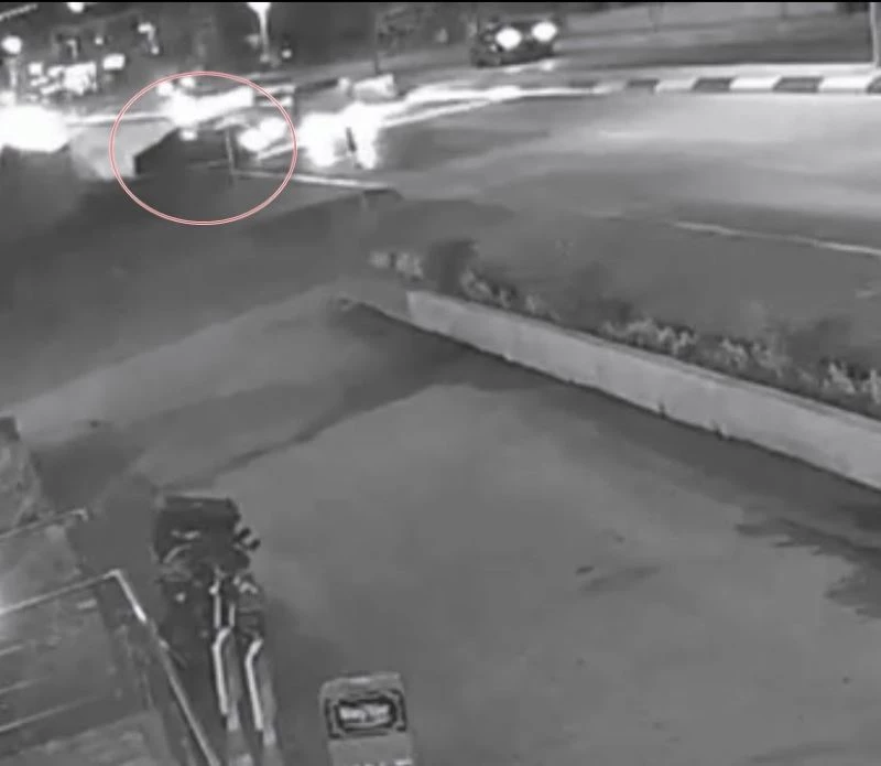 Kazaya karıştı, hiçbir şey olmamış gibi yoluna devam etti
