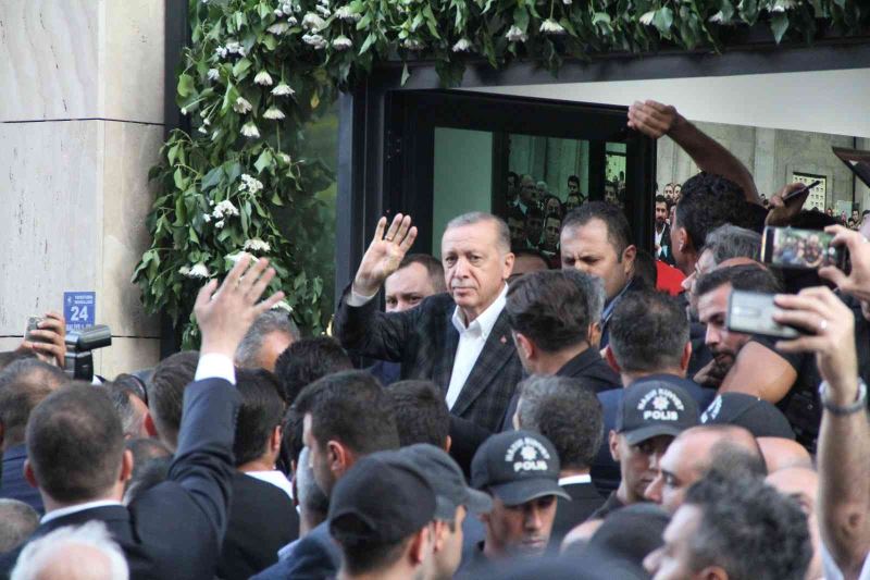 Cumhurbaşkanı Erdoğan’a vatandaşlardan sevgi seli
