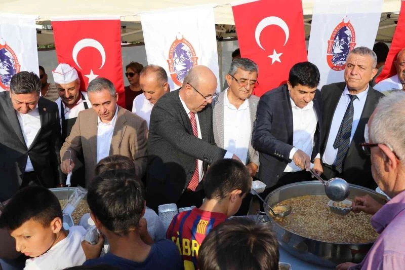 ESOB, vatandaşa aşure ikramı yaptı
