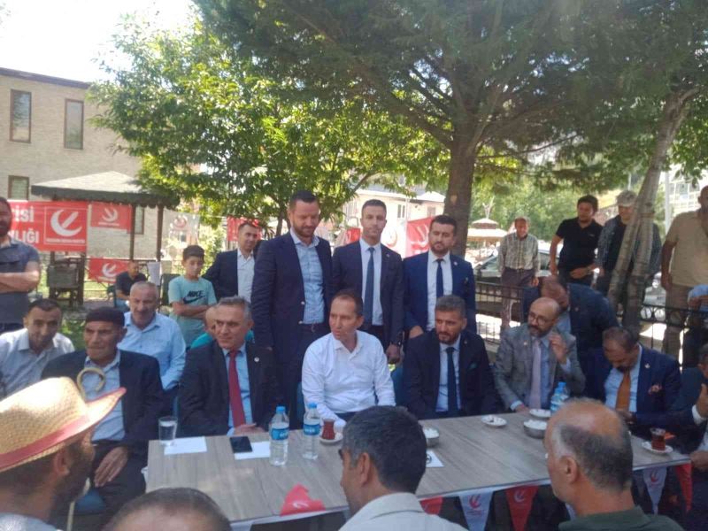 Yeniden Refah Partisi Genel Başkanı Erbakan Bahçesaray’da vatandaşlarla buluştu
