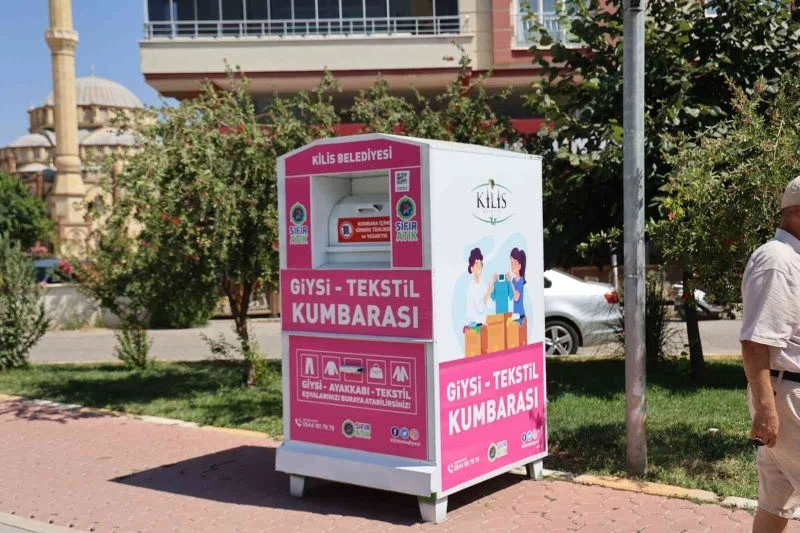 Kilis’te 50 noktaya tekstil kumbarası yerleştirildi
