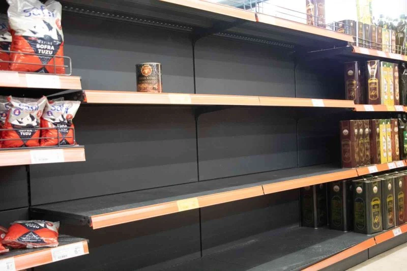 Batman’da Tarım Kredi marketinde raflar boşaldı
