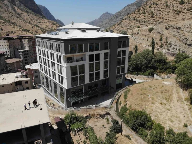 Şırnak’ta 50 milyon maliyetle yapımı devam eden hastanede sona yaklaşıldı
