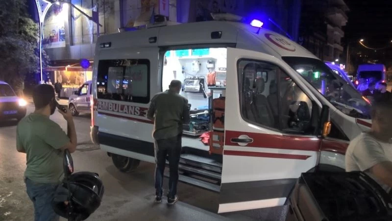 Evdeki tartışma kanlı bitti, 15 yaşındaki çocuk kazara bıçaklandı
