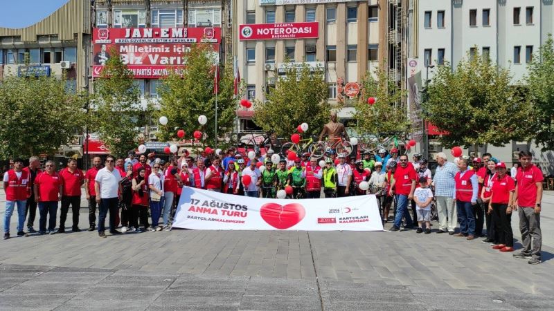 Pedallar bu kez 17 Ağustos depreminde hayatını kaybedenler için çevrildi
