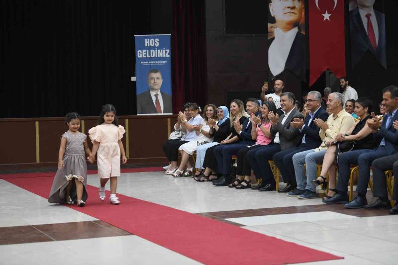 Güçlü kadınların ürettiği ürünler defileyle taçlandı
