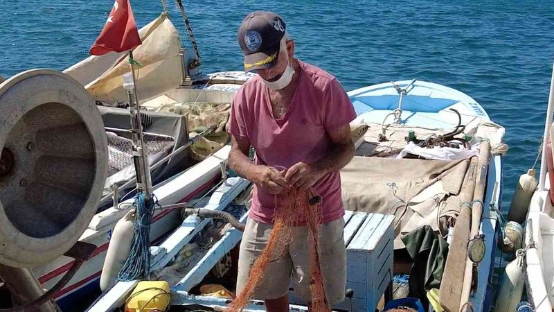 Ağlar ve tekneler tamir ediliyor, balıkçılar 1 Eylül’e hazırlanıyor
