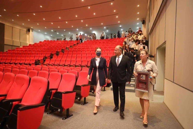 Dokuz Eylül’den kurucu rektör Ömer Yiğitbaşı’na vefa
