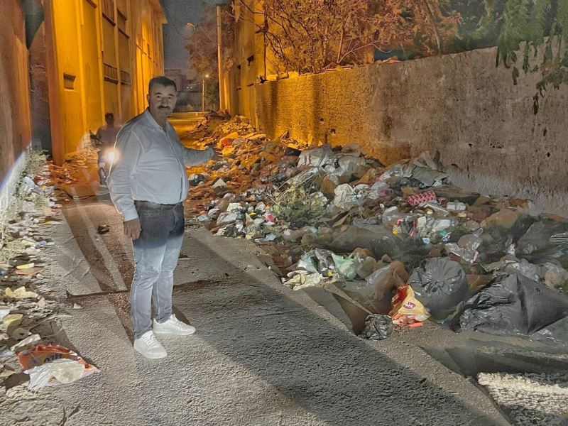 Konak Belediyesine ‘sokak ortasında çöp’ tepkisi
