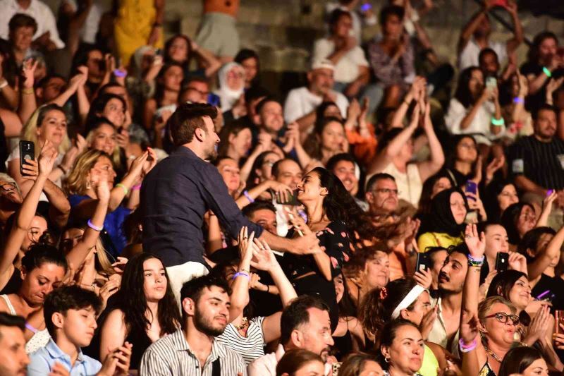 Bodrum’da turistler Buray konserine akın etti

