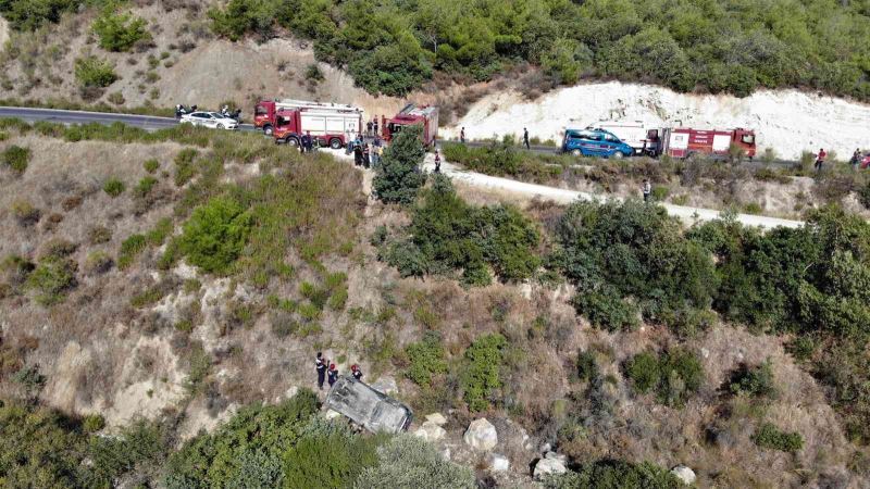 Yola dökülen yağ kazalara neden oldu: 5 yaralı
