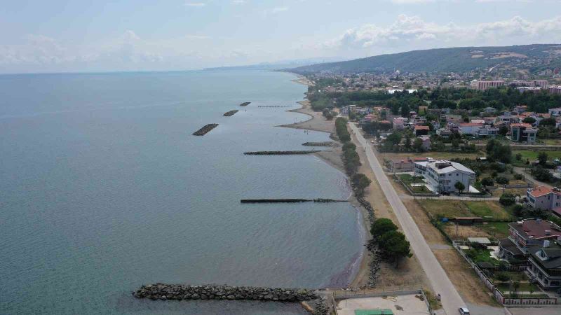 Karadeniz Samsun sahillerini yutmaya devam ediyor
