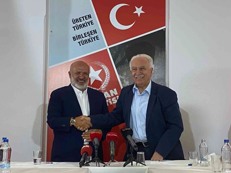 İş Adamı Ethem Sancak Vatan Partisi’ne katıldığını açıkladı
