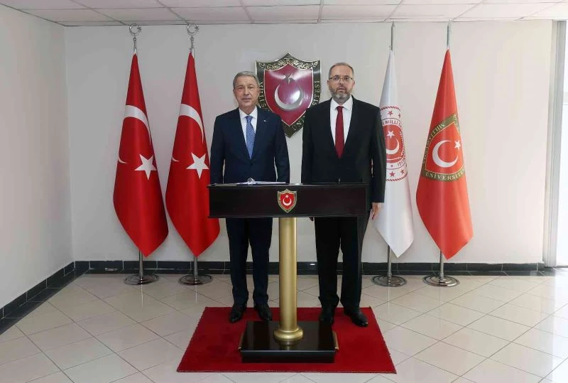 Milli Savunma Bakanı Akar ve BM Genel Sekreteri Guterres Müşterek Koordinasyon Merkezinde incelemelerde bulundu
