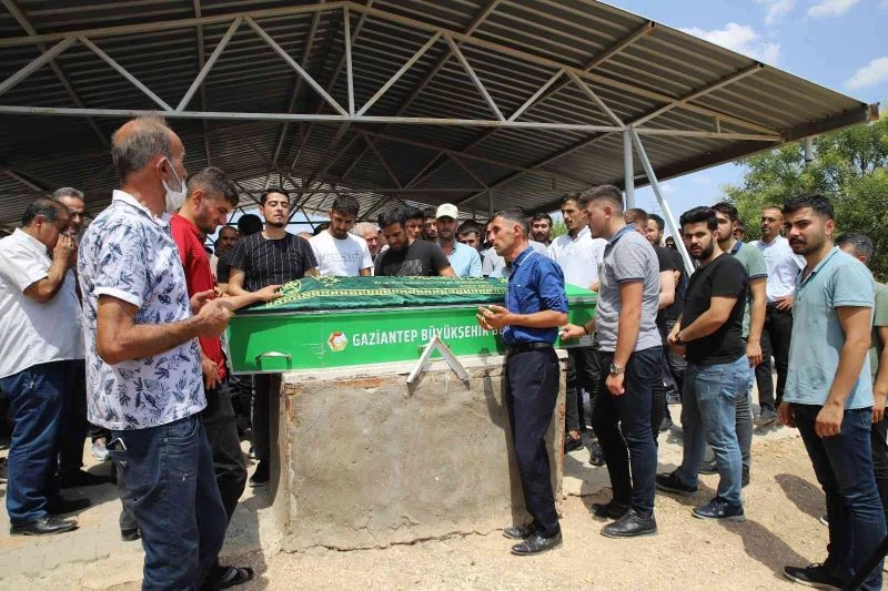 İHA muhabiri Umut Yakup Tanrıöver gözyaşlarıyla uğurlandı
