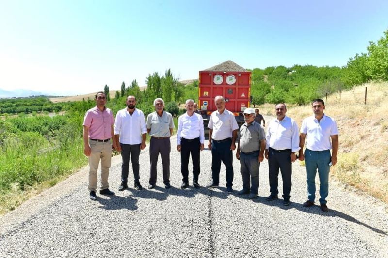 Yeşilyurt’ta Çayırköy ve Karahan arasına konforlu yol
