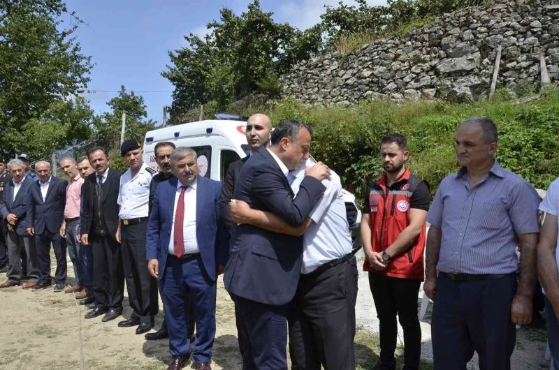 Vali Taşbilek’ten şehit bekçinin ailesine taziye ziyareti
