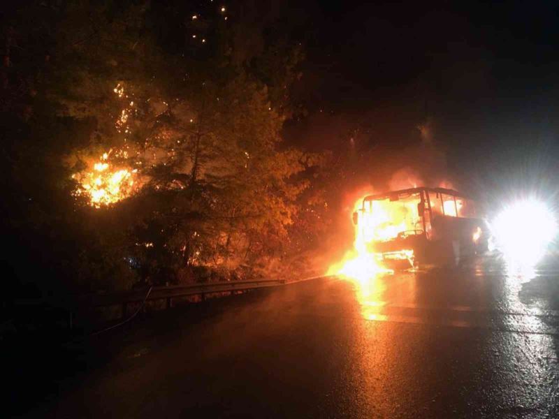 Muğla’da faciadan dönüldü: Yolcu otobüsü yandı, 38 yolcu kurtuldu
