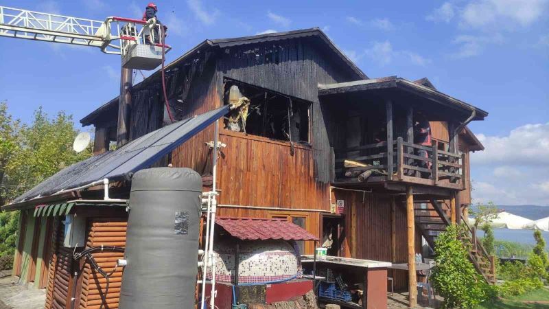 Bungalov işletmesinin restoranında çıkan yangın söndürüldü
