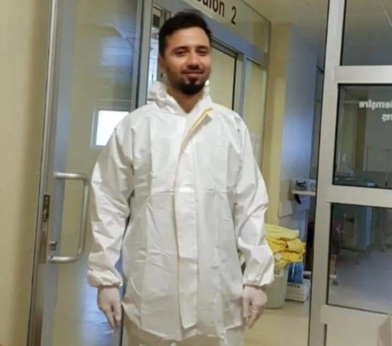 Hastanede baygın halde bulunan erkek hemşire hayatını kaybetti
