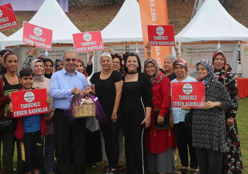 Toroslar’da iğne oyaları beğeni topladı
