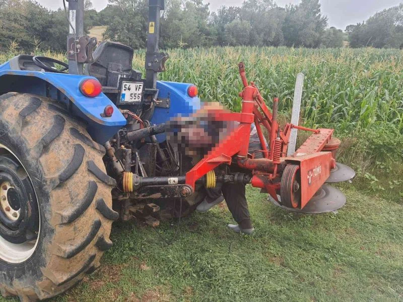 Traktörle tarım aleti arasında sıkışan sürücü hayatını kaybetti

