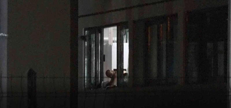 Ankara’da polisi saatlerce uğraştıran öfkeli koca, biber gazı ile etkisiz hale getirildi
