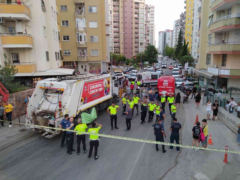 Adana’da çöp kamyonunun altında kalan çocuk öldü