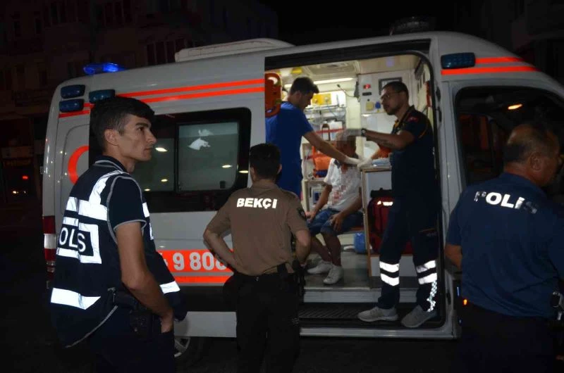 Küfür yüzünden çıkan kavgada birbirlerini yaraladılar
