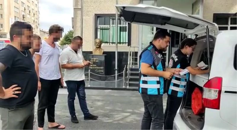 İstanbul’da asker eğlencesinde yol kapatan şüpheliler yakalandı
