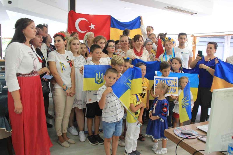 Ukraynalılar, ülkelerinin Bağımsızlık Günü’nde milli marşlarını okudu
