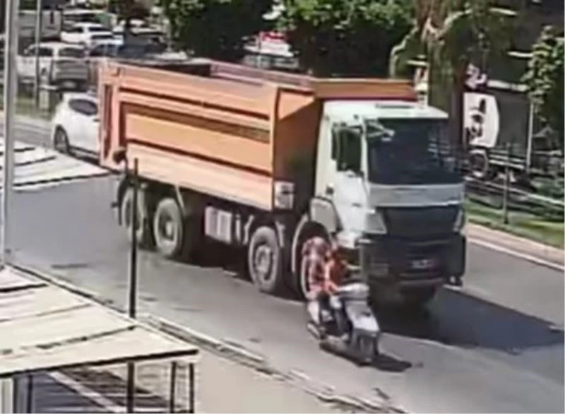 Antalya’da anne ve bebeğinin öldüğü yürek yakan kaza kamerada
