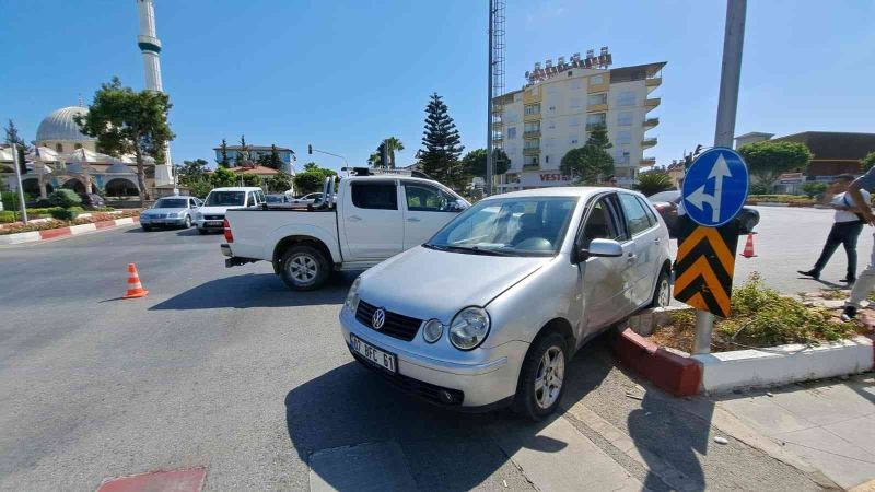 Kırmızı ışık ihlali kaza yaptırdı: 1 yaralı
