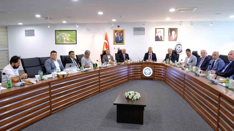 Vali Makas, yapımına başlanılan yaşam merkeziyle ilgili basına bilgilendirmede bulundu
