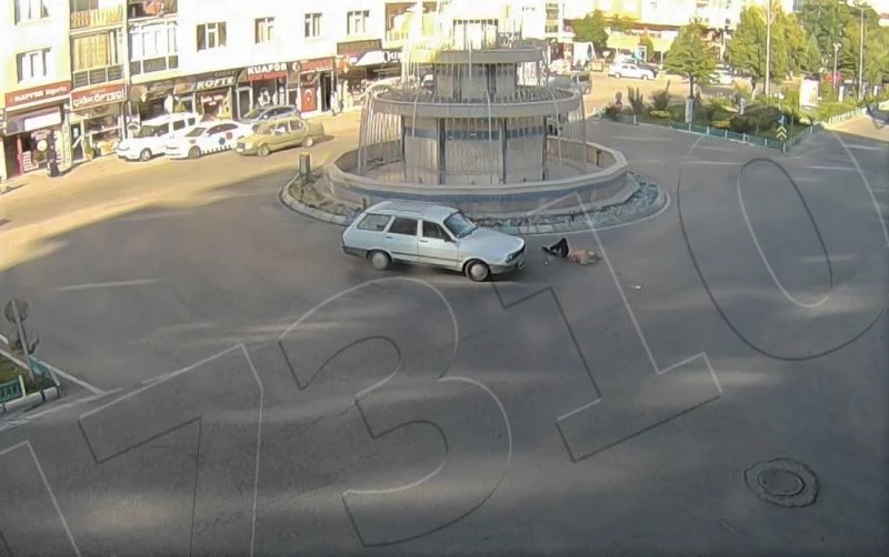  Yaya geçidini kullanmayan bayana otomobil işte böyle çarptı
