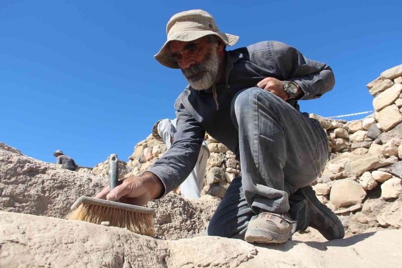 5 bin yıllık Harput Kalesi’nde çalışmalar tüm hızıyla sürüyor

