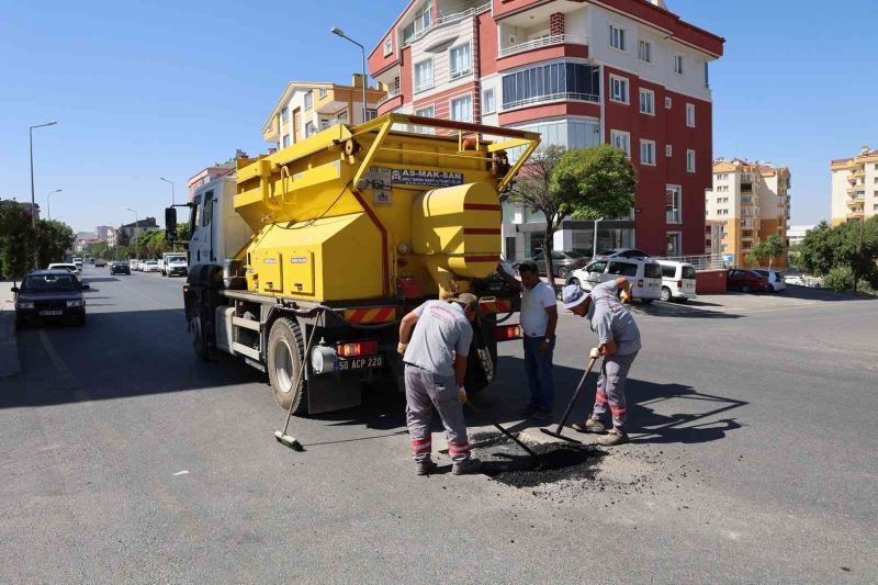 Rögar kapakları, asfalt seviyesine getiriliyor
